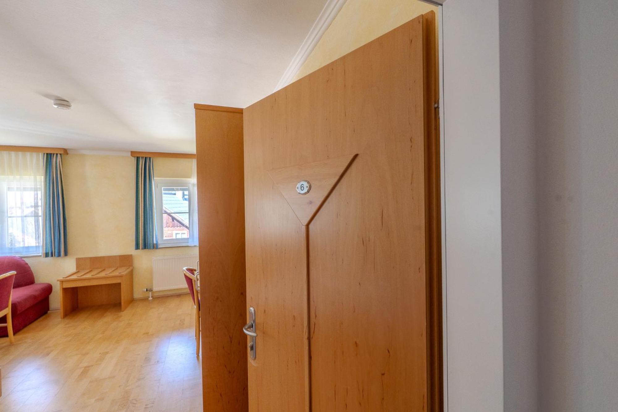 Whats-App Self-Check-In - Villa Maria Theresia Bad Goisern Room photo