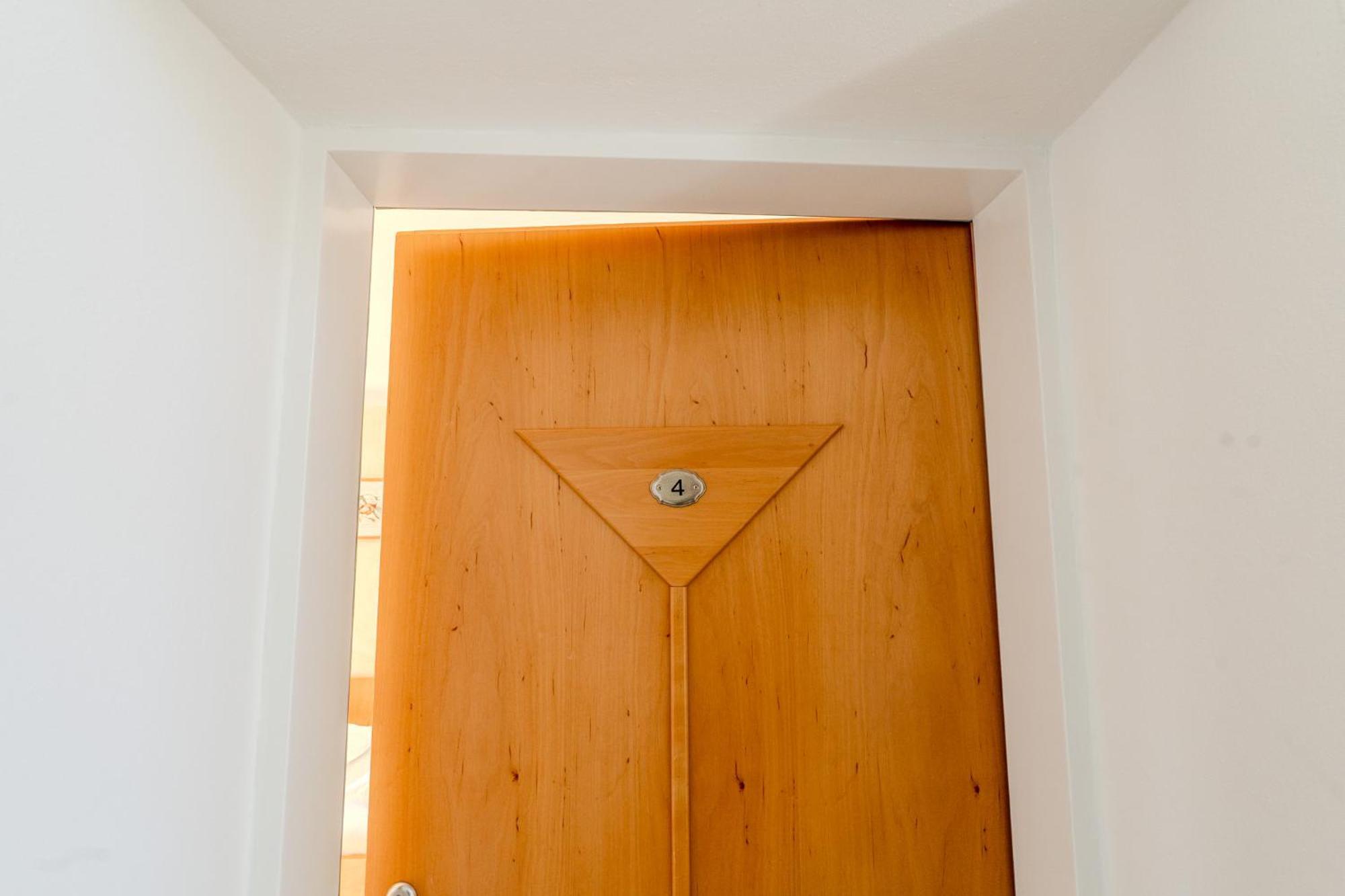 Whats-App Self-Check-In - Villa Maria Theresia Bad Goisern Room photo